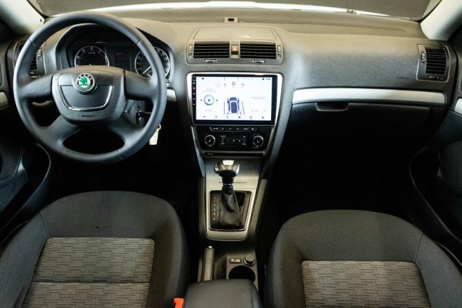 Skoda Octavia II (A5) Рестайлинг с пробегом 2012 года, цена 950 000 рублей, 247035 км, лифтбек, Автокод Объявления