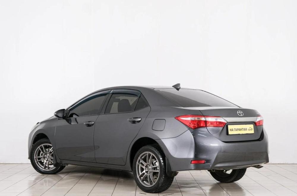 Toyota Corolla XI (E160 E170 E180) Рестайлинг 1 Красноярск  - изображение 5