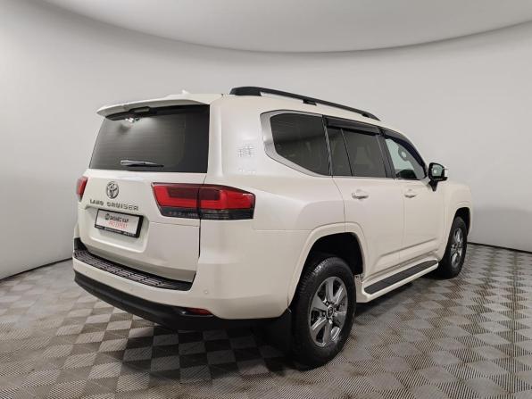 Toyota Land Cruiser 300 Series с пробегом 2022 года, цена 8 999 000 рублей, 104712 км, внедорожник, Автокод Объявления
