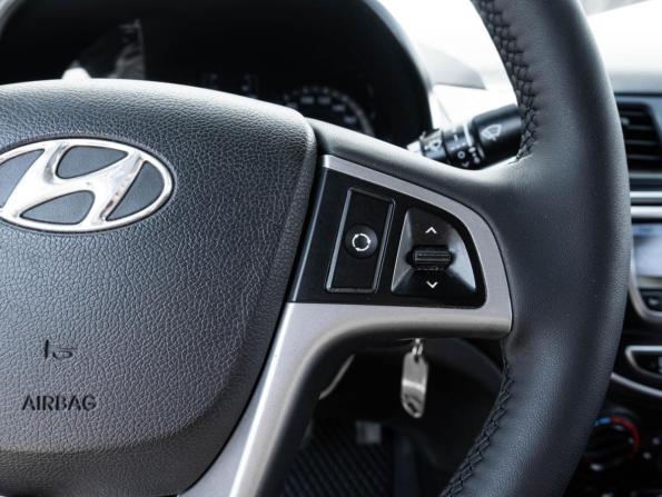 Hyundai Solaris I Рестайлинг с пробегом 2014 года, цена 1 059 000 рублей, 145711 км, седан, Автокод Объявления