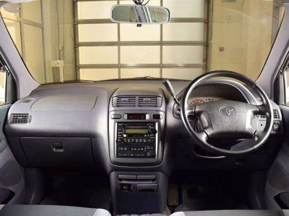 Toyota Ipsum I (M10) с пробегом 2000 года, цена 549 999 рублей, 264624 км, компактвэн, Автокод Объявления