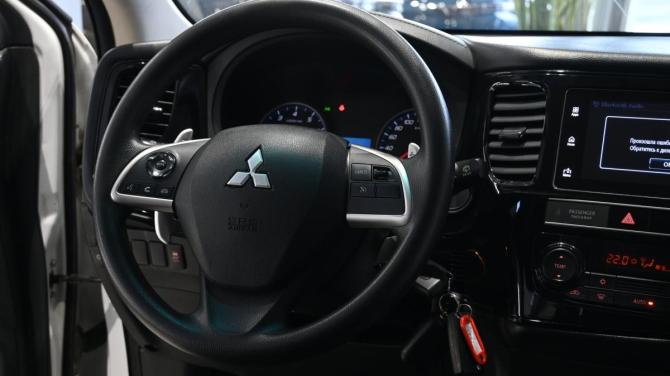 Mitsubishi Outlander III Рестайлинг 3 с пробегом 2018 года, цена 1 350 000 рублей, 100493 км, внедорожник, Автокод Объявления