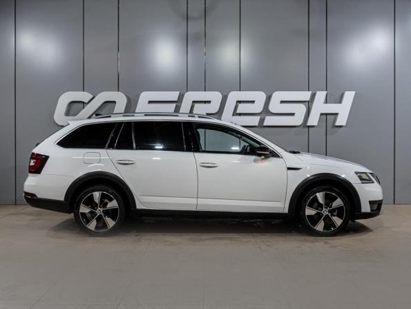 Skoda Octavia III (A7) Рестайлинг с пробегом 2019 года, цена 1 999 000 рублей, 42810 км, универсал, Автокод Объявления