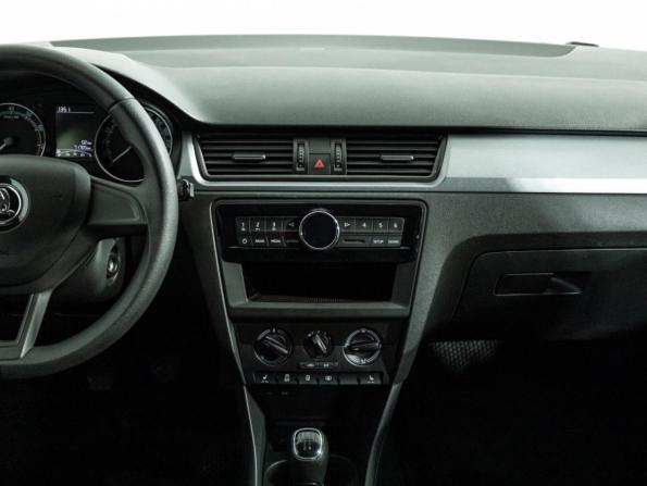 Skoda Rapid I Рестайлинг с пробегом 2017 года, цена 1 150 000 рублей, 71700 км, лифтбек, Автокод Объявления