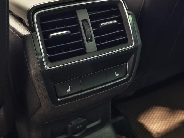 Skoda Karoq I с пробегом 2020 года, цена 1 990 000 рублей, 140505 км, внедорожник, Автокод Объявления