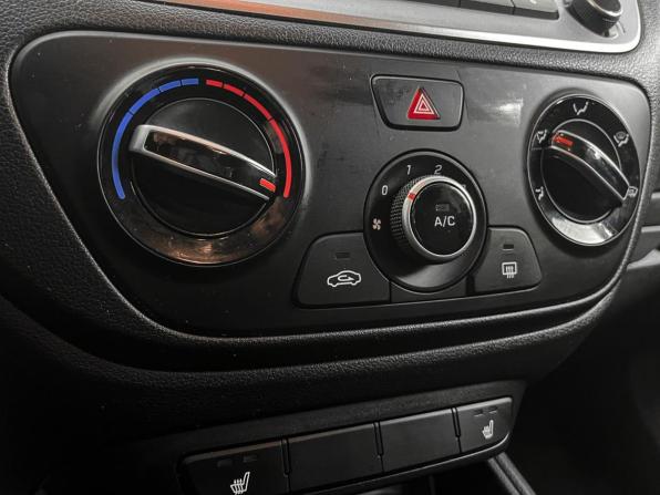 Hyundai Solaris II с пробегом 2019 года, цена 947 000 рублей, 170474 км, седан, Автокод Объявления