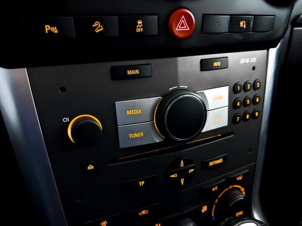 Opel Antara I Рестайлинг с пробегом 2013 года, цена 1 575 000 рублей, 51537 км, внедорожник, Автокод Объявления