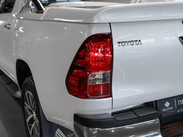 Toyota Hilux VIII с пробегом 2016 года, цена 3 980 000 рублей, 104593 км, пикап, Автокод Объявления
