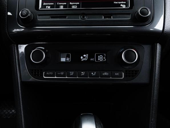 Volkswagen Polo V Рестайлинг с пробегом 2019 года, цена 1 417 500 рублей, 120564 км, седан, Автокод Объявления