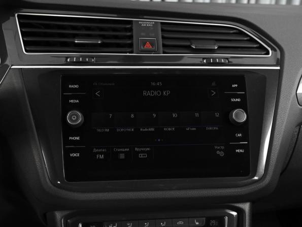 Volkswagen Tiguan II с пробегом 2018 года, цена 2 295 000 рублей, 262251 км, внедорожник, Автокод Объявления