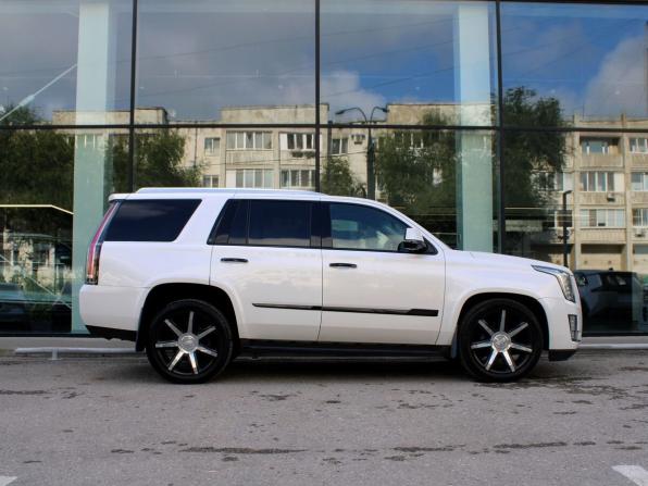 Cadillac Escalade IV с пробегом 2016 года, цена 3 695 000 рублей, 112162 км, внедорожник, Автокод Объявления