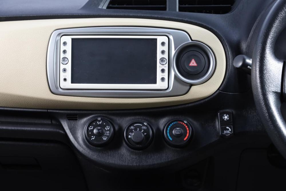 Toyota Vitz III (XP130) Новосибирск  - изображение 13