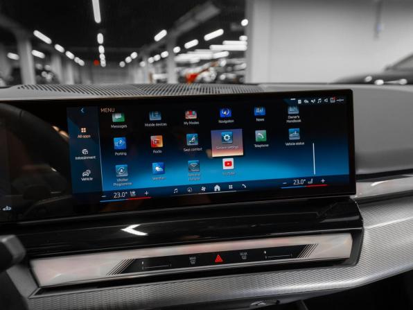 BMW 5 серии VIII (G60/G61/G68) с пробегом 2024 года, цена 8 950 000 рублей, 17793 км, седан, Автокод Объявления