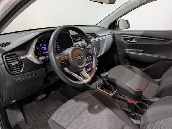 Kia Rio IV Рестайлинг с пробегом 2021 года, цена 1 725 000 рублей, 35810 км, седан, Автокод Объявления