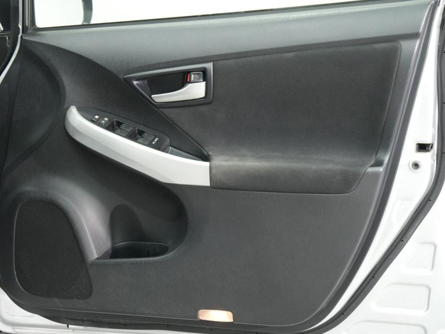 Toyota Prius III Рестайлинг (XW30) Новосибирск  - изображение 15