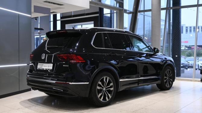 Volkswagen Tiguan II с пробегом 2018 года, цена 2 850 000 рублей, 123761 км, внедорожник, Автокод Объявления