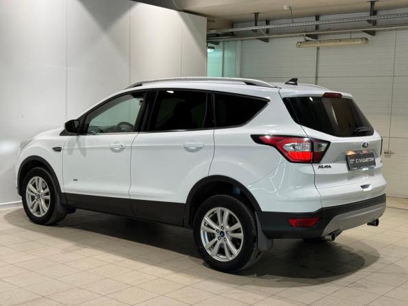 Ford Kuga II Рестайлинг с пробегом 2017 года, цена 1 500 000 рублей, 189000 км, внедорожник, Автокод Объявления