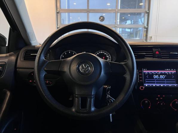 Volkswagen Jetta VI с пробегом 2013 года, цена 890 000 рублей, 257948 км, седан, Автокод Объявления