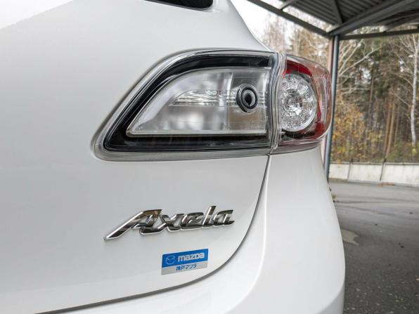 Mazda Axela II Рестайлинг с пробегом 2012 года, цена 1 049 500 рублей, 61567 км, хэтчбек, Автокод Объявления