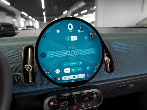 Mini Countryman III с пробегом 2025 года, цена 5 600 000 рублей, 2825 км, внедорожник, Автокод Объявления