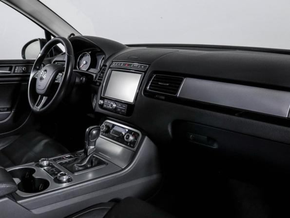 Volkswagen Touareg II Рестайлинг с пробегом 2017 года, цена 4 050 000 рублей, 71150 км, внедорожник, Автокод Объявления