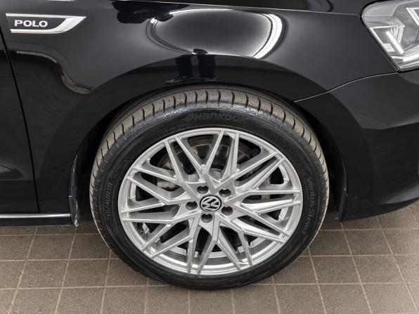 Volkswagen Polo V Рестайлинг с пробегом 2019 года, цена 1 400 000 рублей, 130836 км, седан, Автокод Объявления