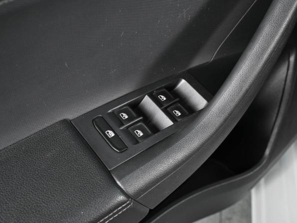 Volkswagen Polo VI с пробегом 2021 года, цена 1 719 000 рублей, 126906 км, лифтбек, Автокод Объявления