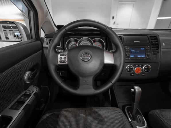 Nissan Tiida I Рестайлинг с пробегом 2011 года, цена 750 000 рублей, 181679 км, хэтчбек, Автокод Объявления