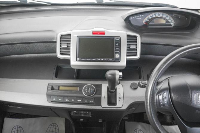 Honda Freed I Рестайлинг с пробегом 2010 года, цена 1 029 000 рублей, 171000 км, компактвэн, Автокод Объявления