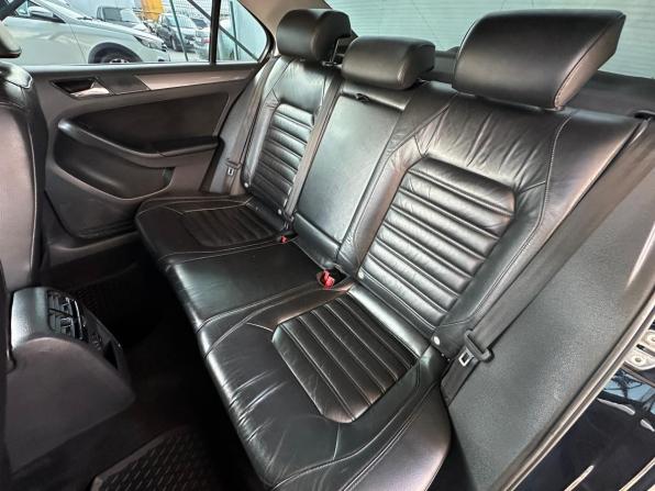 Volkswagen Jetta VI с пробегом 2011 года, цена 960 000 рублей, 210000 км, седан, Автокод Объявления