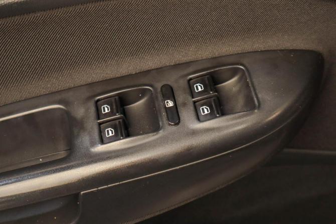 Skoda Octavia II (A5) Рестайлинг с пробегом 2012 года, цена 919 000 рублей, 237000 км, лифтбек, Автокод Объявления