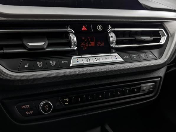 BMW 1 серии III (F40) с пробегом 2021 года, цена 2 450 000 рублей, 119216 км, хэтчбек, Автокод Объявления