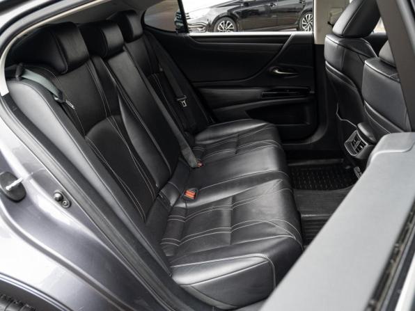 Lexus ES VII Рестайлинг с пробегом 2021 года, цена 4 340 000 рублей, 126886 км, седан, Автокод Объявления