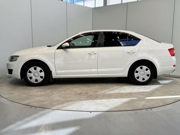 Skoda Octavia III (A7) с пробегом 2015 года, цена 1 100 000 рублей, 217000 км, лифтбек, Автокод Объявления