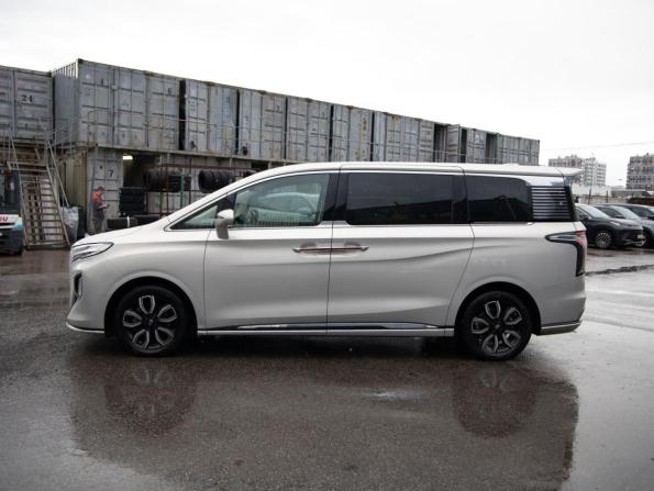 Hongqi HQ9 с пробегом 2022 года, цена 3 599 000 рублей, 112351 км, минивэн, Автокод Объявления