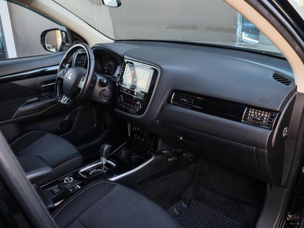 Mitsubishi Outlander III Рестайлинг 3 с пробегом 2018 года, цена 1 860 000 рублей, 142839 км, внедорожник, Автокод Объявления