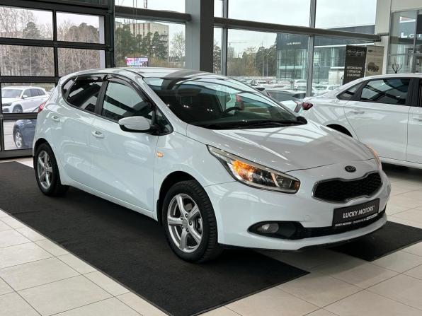 Kia Ceed II с пробегом 2012 года, цена 695 000 рублей, 193438 км, хэтчбек, Автокод Объявления