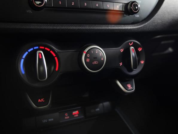 Kia Rio IV с пробегом 2020 года, цена 1 519 000 рублей, 81550 км, седан, Автокод Объявления