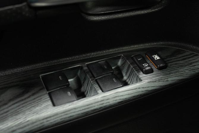 Toyota Land Cruiser 200 Series Рестайлинг 2 с пробегом 2015 года, цена 5 099 000 рублей, 324309 км, внедорожник, Автокод Объявления
