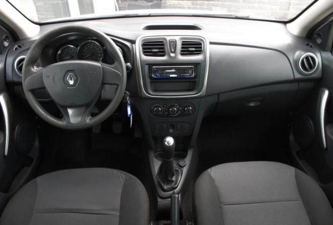 Renault Logan II с пробегом 2017 года, цена 660 000 рублей, 168661 км, седан, Автокод Объявления