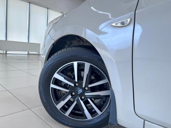 Hyundai Solaris I Рестайлинг с пробегом 2015 года, цена 995 000 рублей, 97234 км, хэтчбек, Автокод Объявления