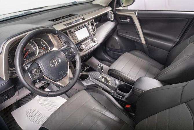 Toyota RAV4 IV (XA40) с пробегом 2015 года, цена 2 299 000 рублей, 138000 км, внедорожник, Автокод Объявления