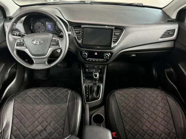 Hyundai Solaris II с пробегом 2018 года, цена 1 395 000 рублей, 106494 км, седан, Автокод Объявления
