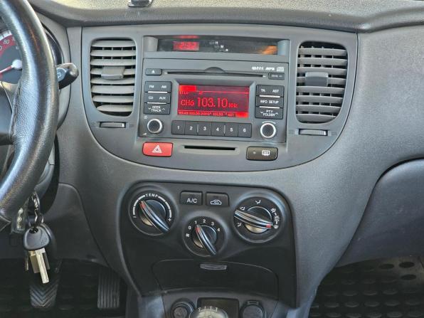 Kia Rio II Рестайлинг с пробегом 2010 года, цена 679 000 рублей, 95020 км, хэтчбек, Автокод Объявления