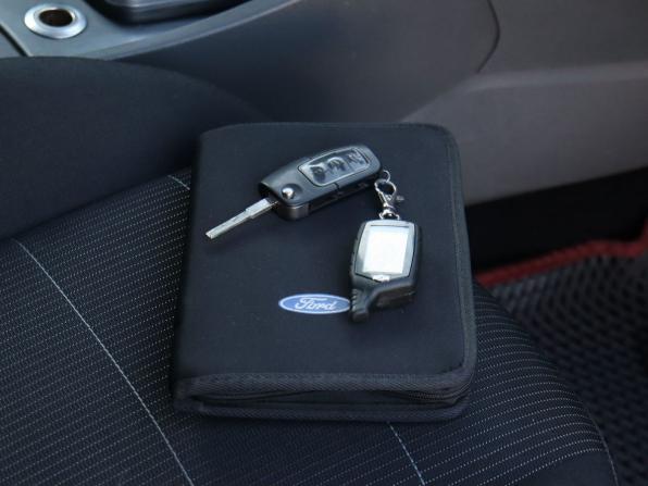 Ford Focus II Рестайлинг с пробегом 2010 года, цена 629 000 рублей, 288851 км, седан, Автокод Объявления