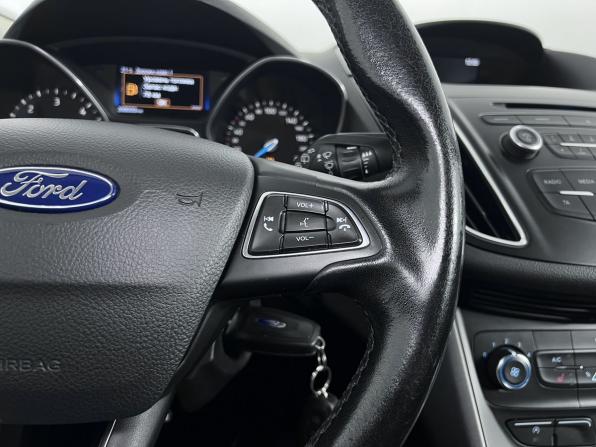 Ford C-MAX II Рестайлинг с пробегом 2017 года, цена 1 089 000 рублей, 207983 км, компактвэн, Автокод Объявления