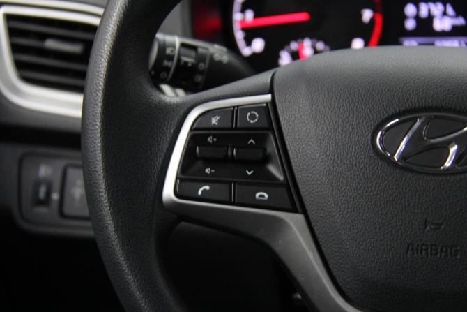 Hyundai Solaris II Рестайлинг с пробегом 2021 года, цена 1 635 200 рублей, 60031 км, седан, Автокод Объявления