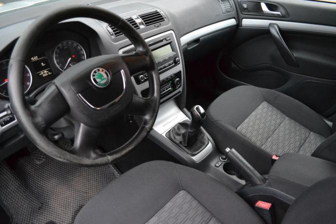 Skoda Octavia II (A5) Рестайлинг с пробегом 2012 года, цена 880 000 рублей, 209511 км, лифтбек, Автокод Объявления