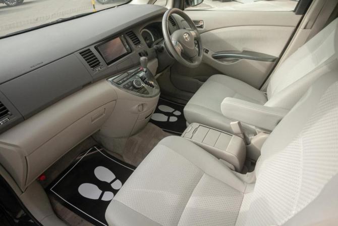 Toyota ISis I Рестайлинг с пробегом 2010 года, цена 1 259 000 рублей, 98500 км, компактвэн, Автокод Объявления