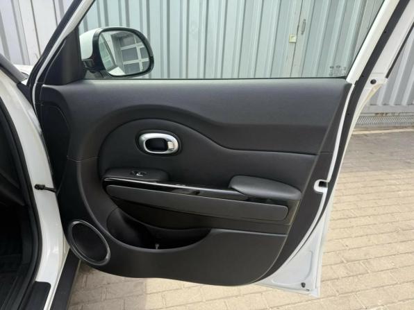 Kia Soul II Рестайлинг с пробегом 2017 года, цена 1 575 000 рублей, 85248 км, хэтчбек, Автокод Объявления